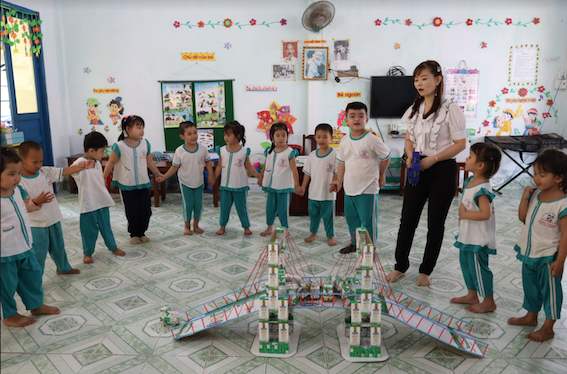 Bốn[-]năm[-]triển[-]khai,[-]Sữa[-]học[-]đường[-]tỉnh[-]Bến[-]Tre[-]"được[-]lòng"[-]cả[-]thầy[-]cô[-]lẫn[-]phụ[-]huynh